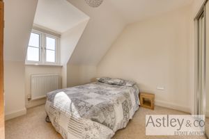 bed3- click for photo gallery